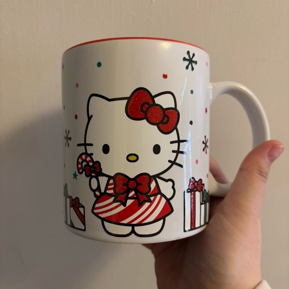 Happy Holidays Hello Kitty Mug - Picture 1 of 12